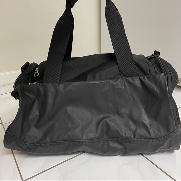 NWOT adidas Unisex Team Issue Small Duffel Bag, Black - Picture 7 of 10